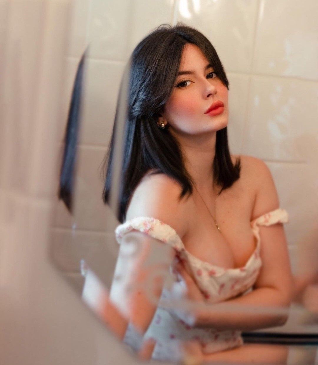 Marina Escorts Service